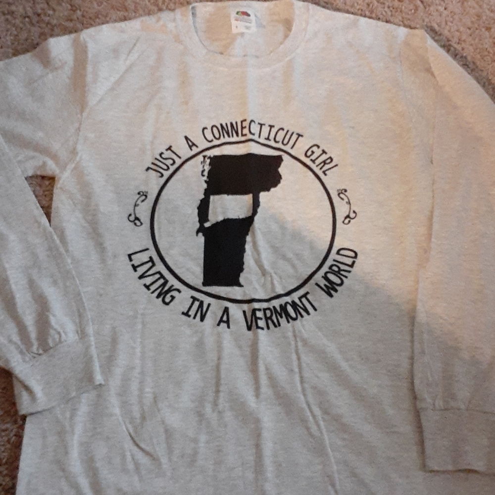 NWOT Connecticut Girl tshirt